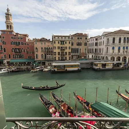Rialto Grand Canal By Wonderful Italy Venedig