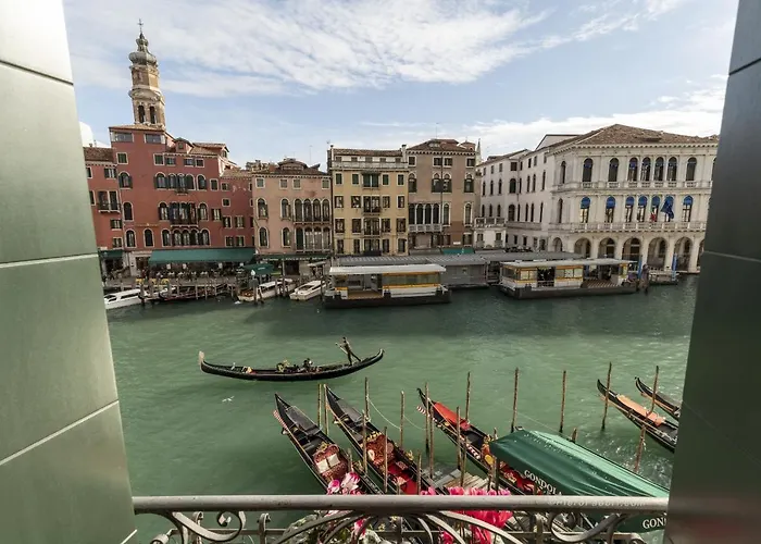Rialto Grand Canal By Wonderful Italy Venezia