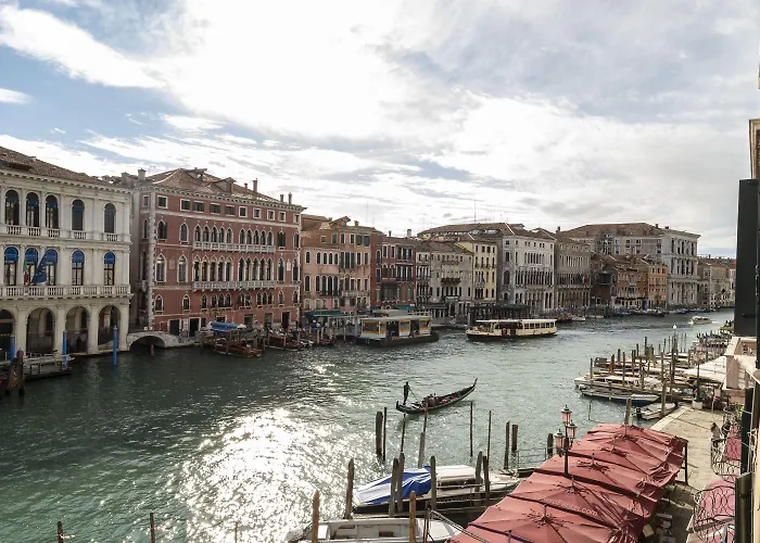 Rialto Grand Canal By Wonderful Italy * Venezia