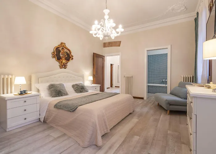 Rialto Grand Canal By Wonderful Italy * Venezia